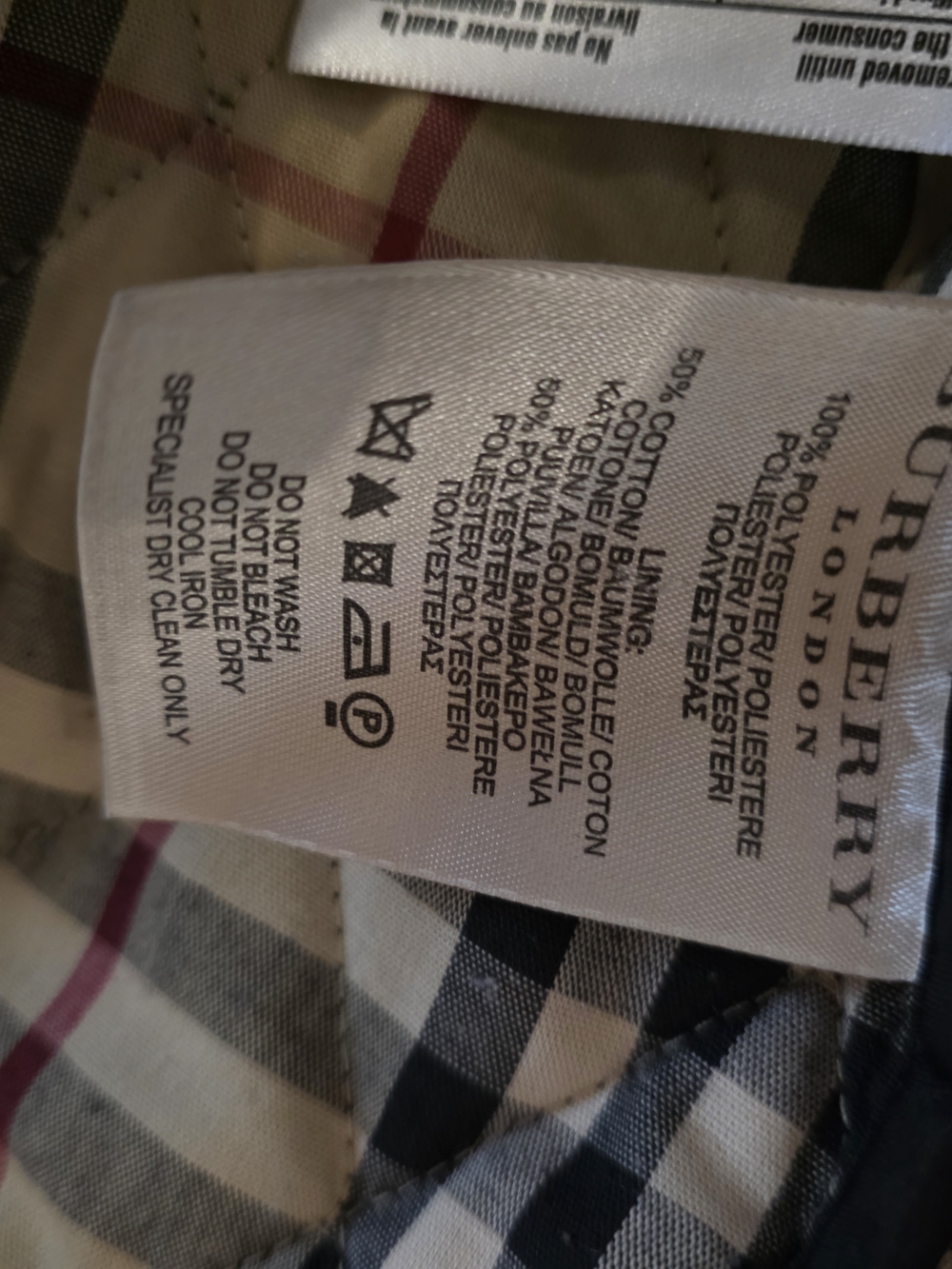 The Classic Burberry Black Quilted Jacket with Signature Check Cuffs - Picture 4 of 9